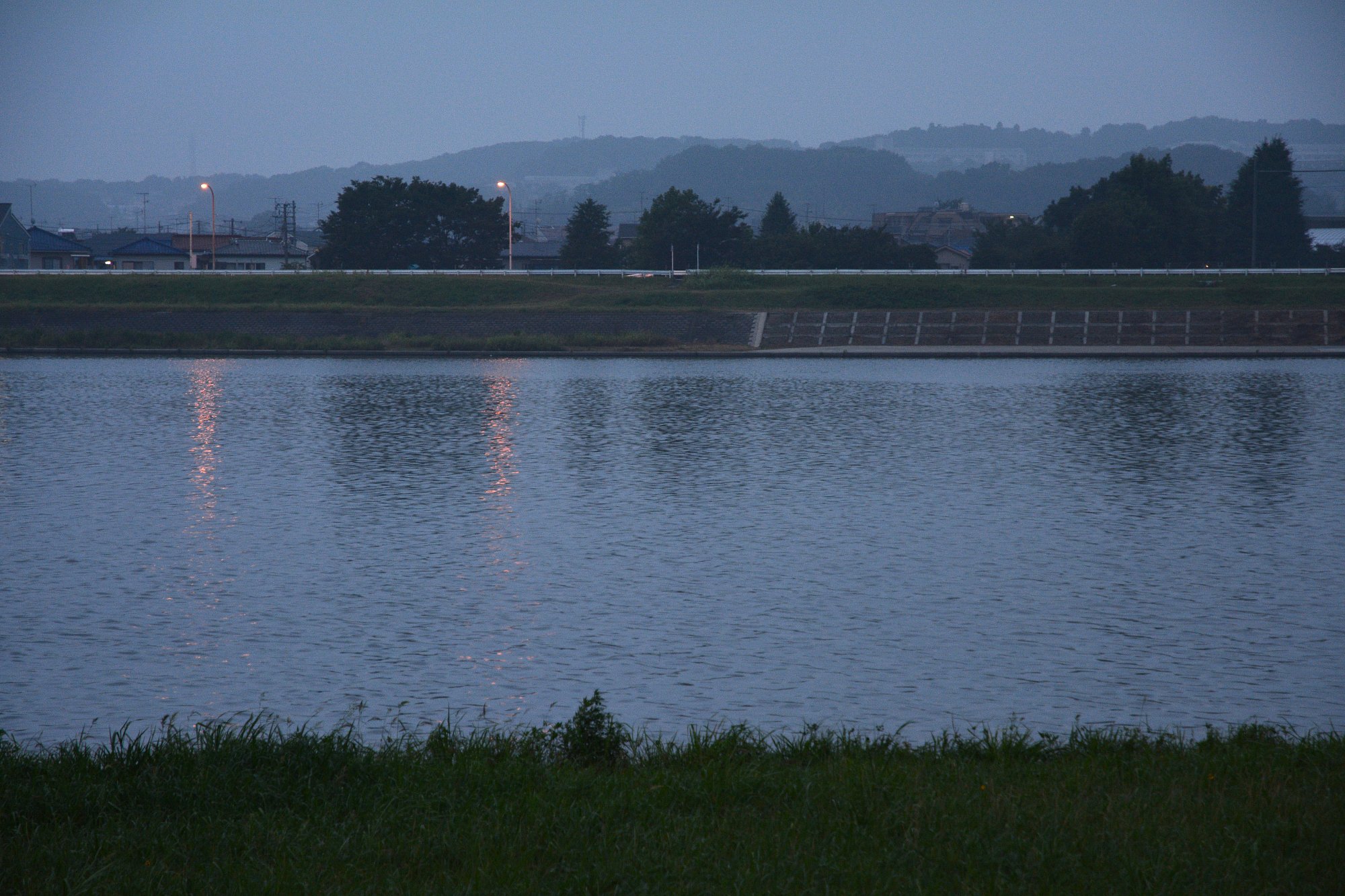 戻り梅雨の朝