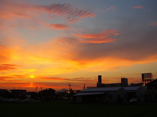 【夕日】と虹彩雲