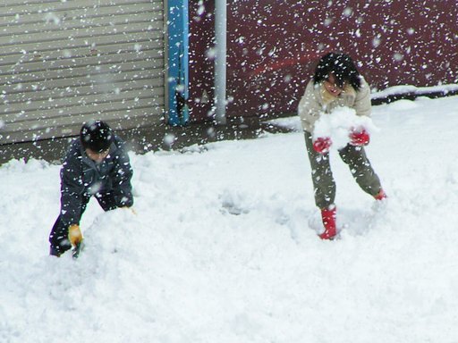 雪遊び