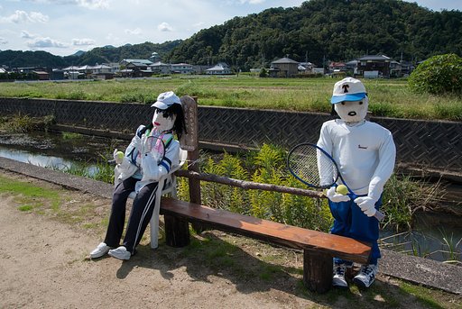 テニス後ベンチで休憩。