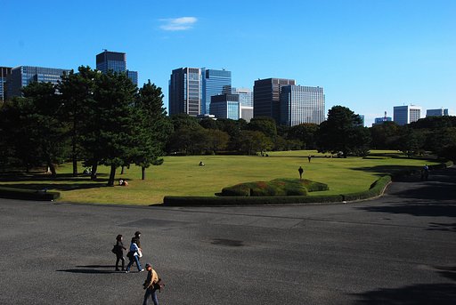 東京の中心の今昔／天守台から