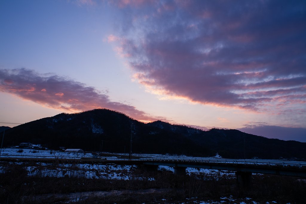 竜の様な夕焼け・・。