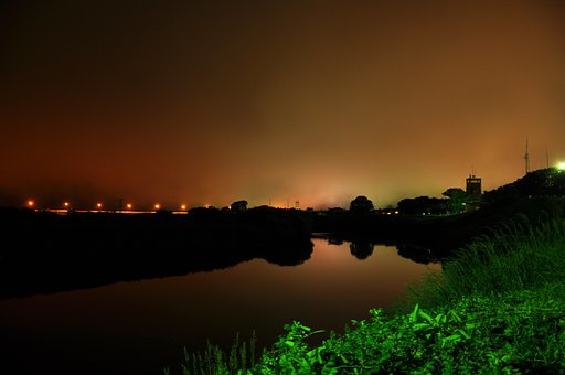 夜の川