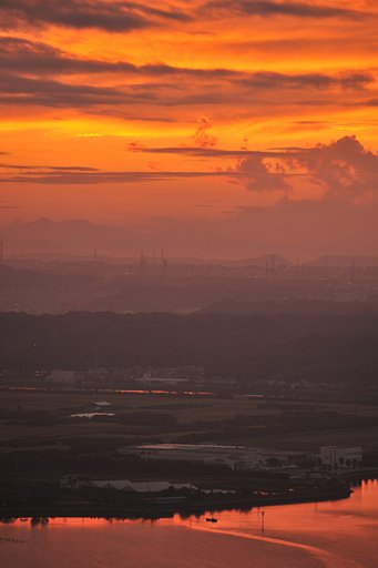 小舟浮かぶ