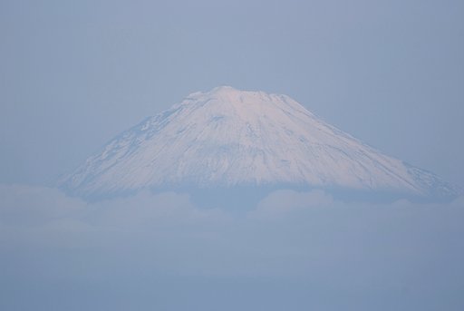 見えそうで見えない