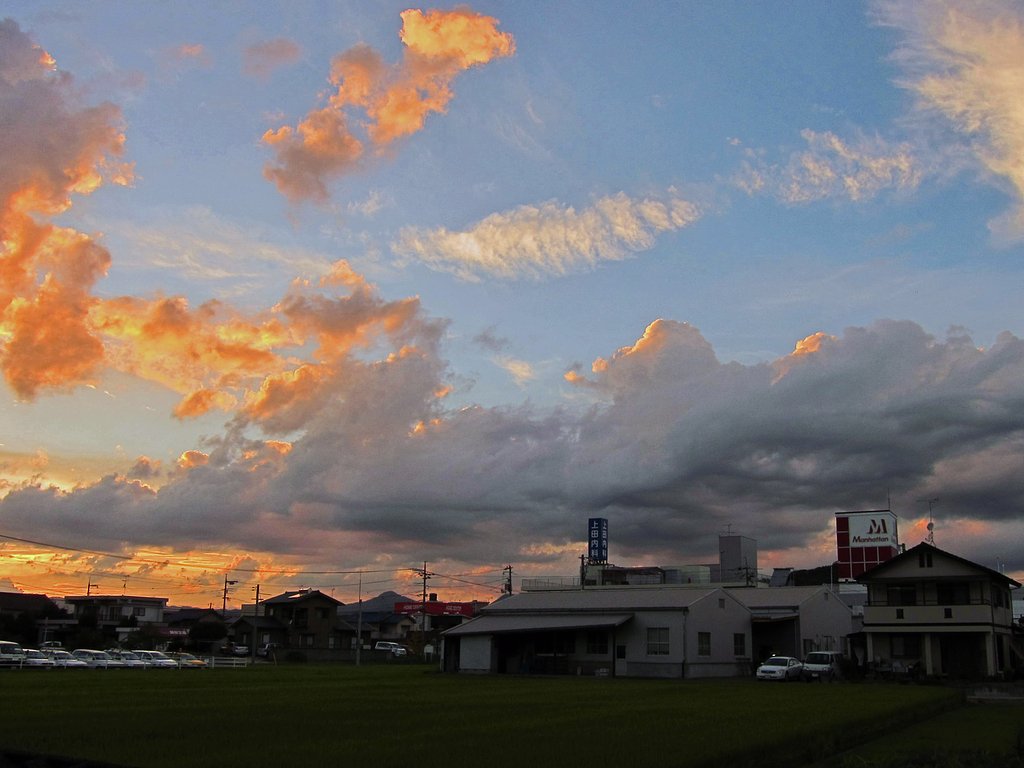 不穏な夕焼け