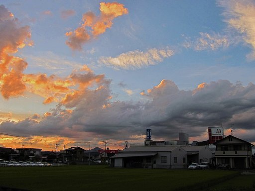 不穏な夕焼け