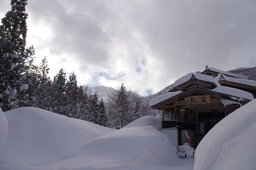 【春よ〜♪】 山の宿