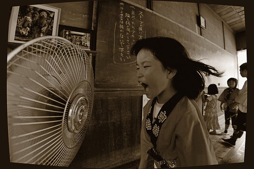 【風を感じて】　旋　風