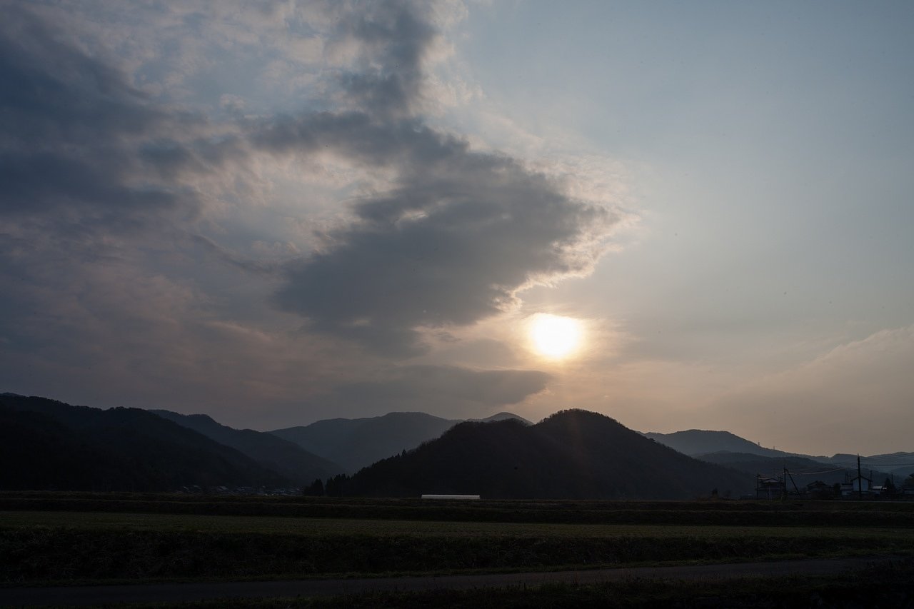 曇り空の朝。