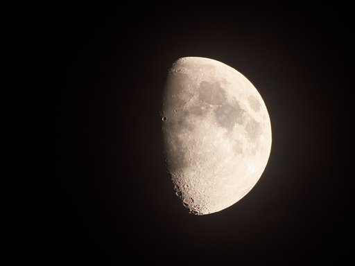 今夜の月です