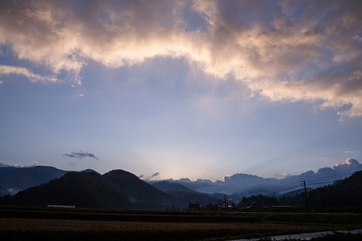 朝日の出前辺り。