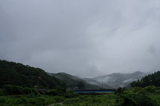 朝日の出の時間は小雨に・・。