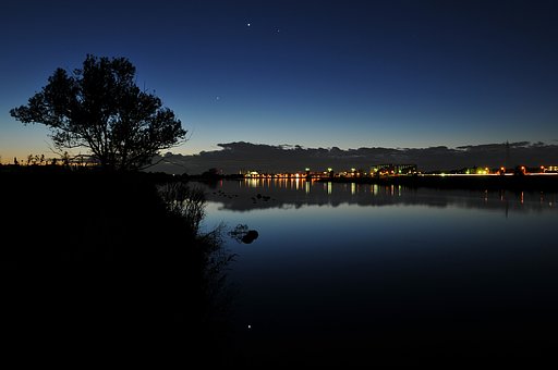 青の夜明け