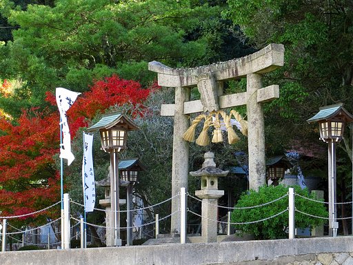 鳥居と紅葉