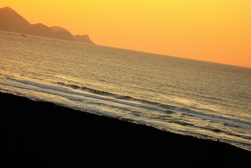夕やけの海