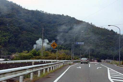 右に曲がりたくなる