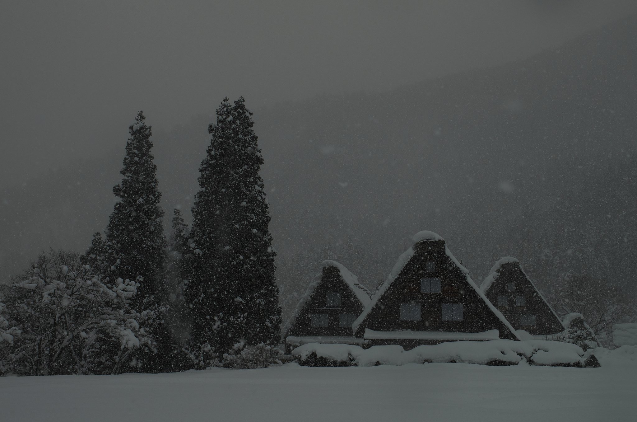雪の白川郷＿１