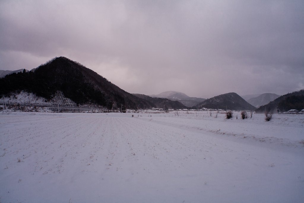横殴りの吹雪。