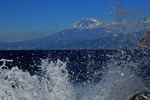 『動』波しぶき