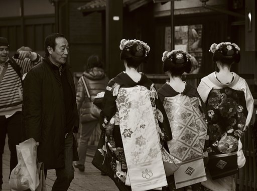 闊歩