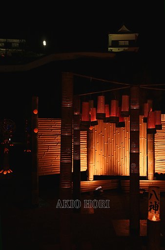 ＜臼杵竹宵＞、柔らかく温かい炎が、城下町を包み込む。