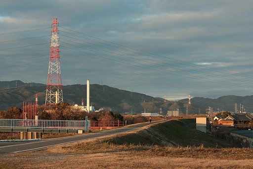 淀から見る夕山景色