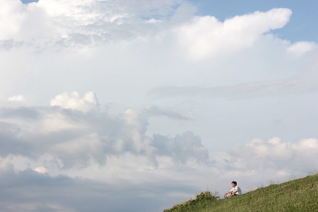 空、遥かな雲