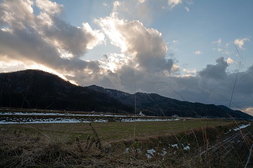 雪は止み、晴れの夕方に。