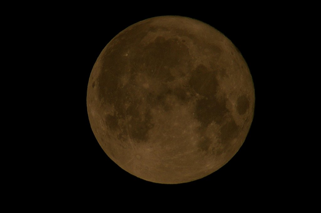 真夜の月