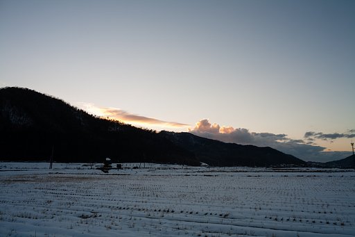 青空に淡い夕焼け・・。