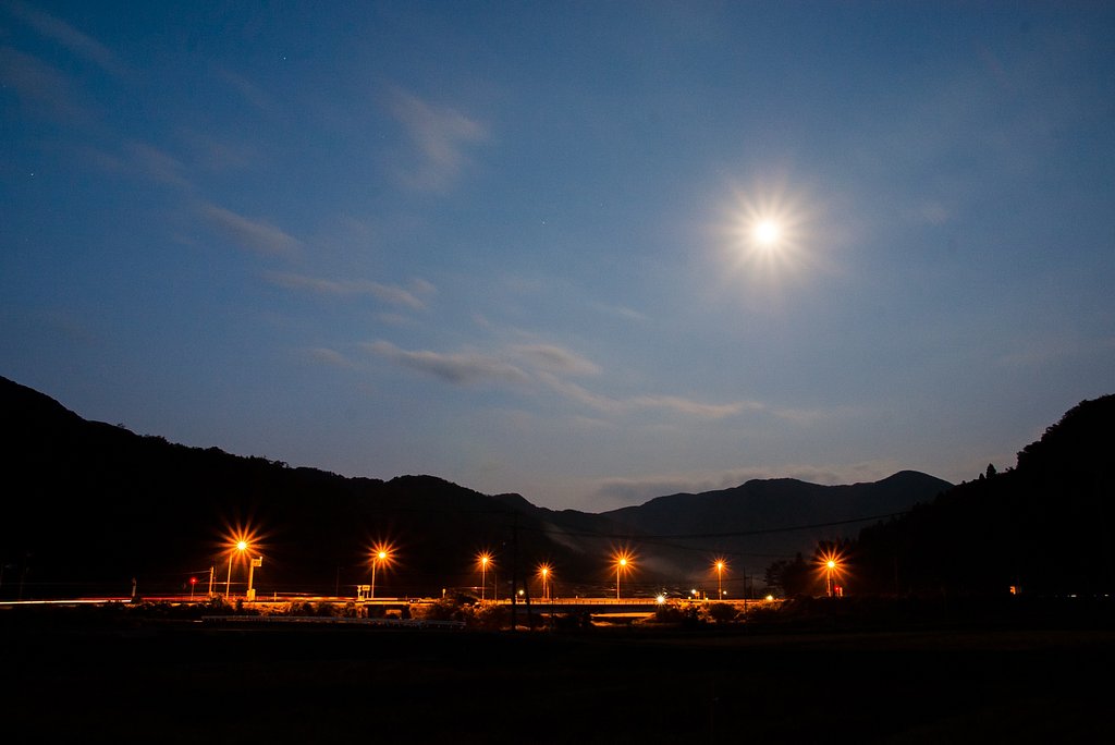 東の夕空。