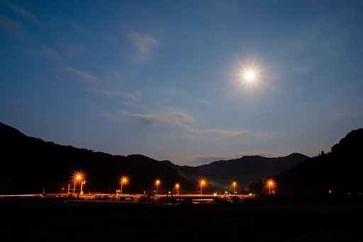 東の夕空。