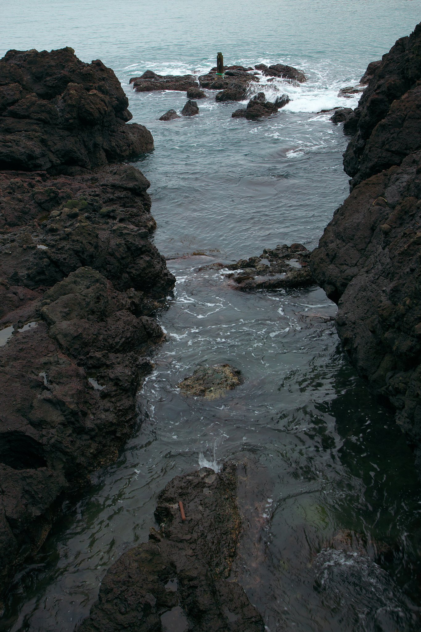 冬の日本海　白山島　Ⅰ