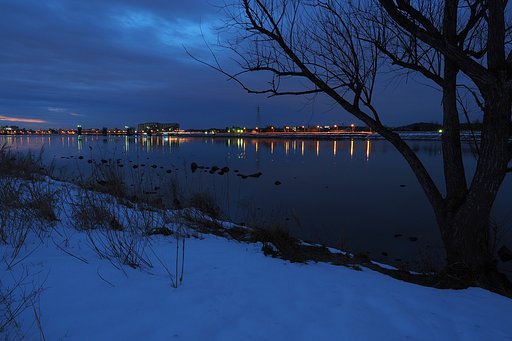 残り雪の夜明け２