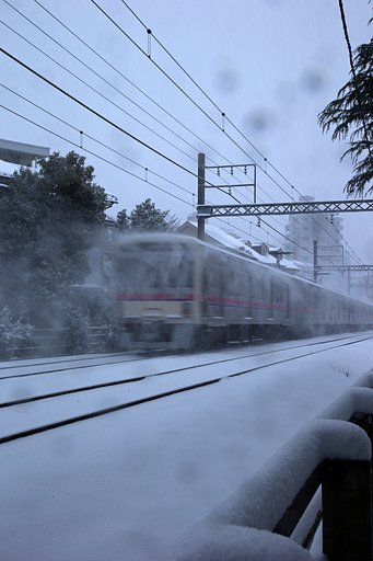 雪煙を残して