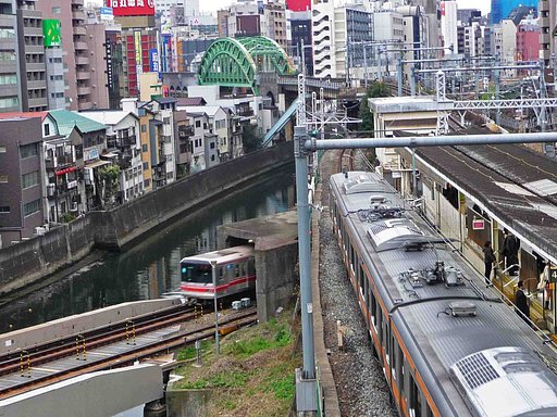 「　地下鉄と中央線　」