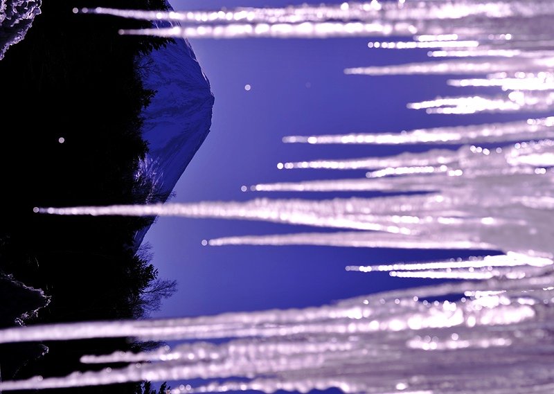 氷柱の雫