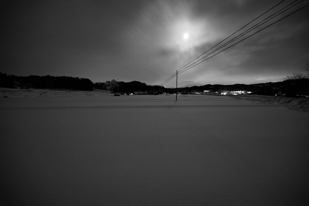 月あかりの雪原