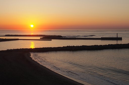 【光】穏やかな夜明け