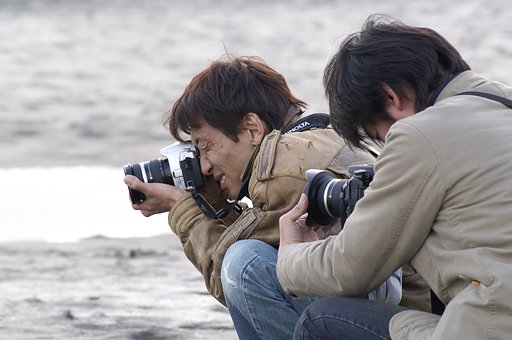 「土屋勝義　動く海を捉える」 y2hさんを捉える