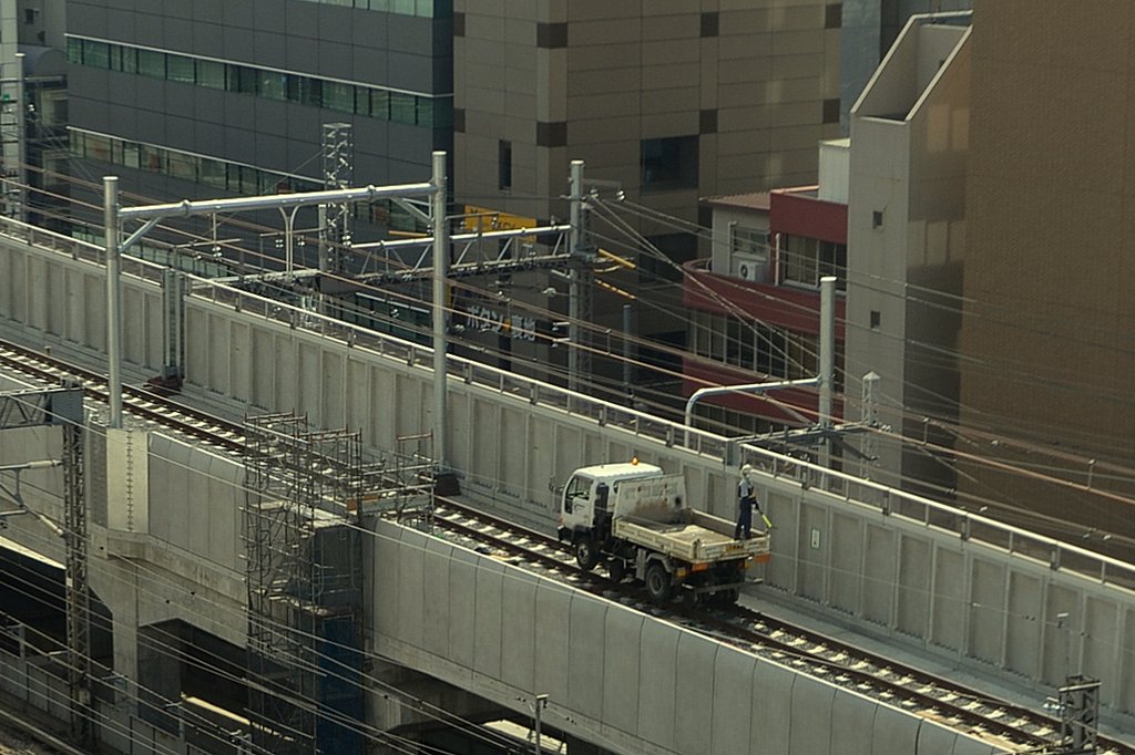 上野東京ラインを走るトラック