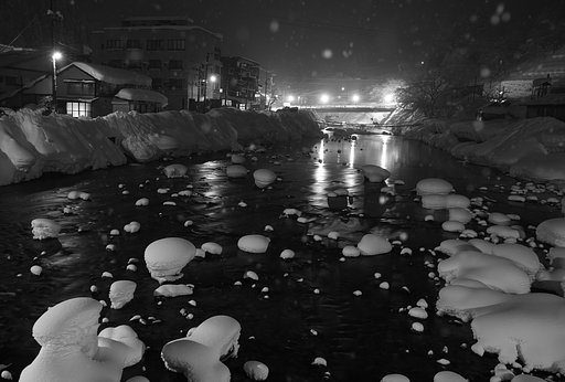 降る雪