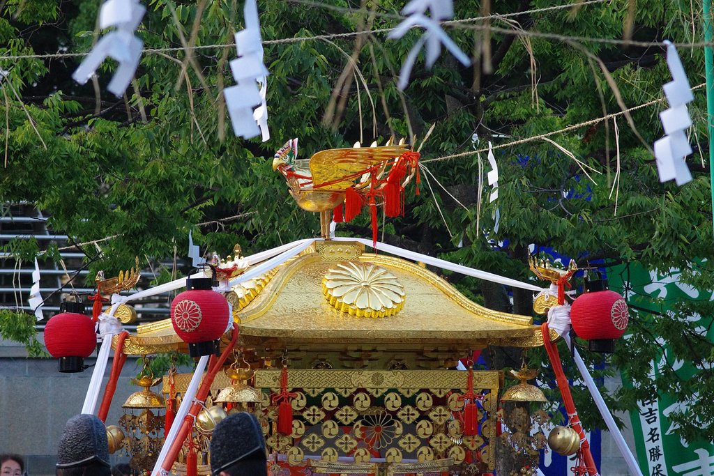 黄金な御神輿