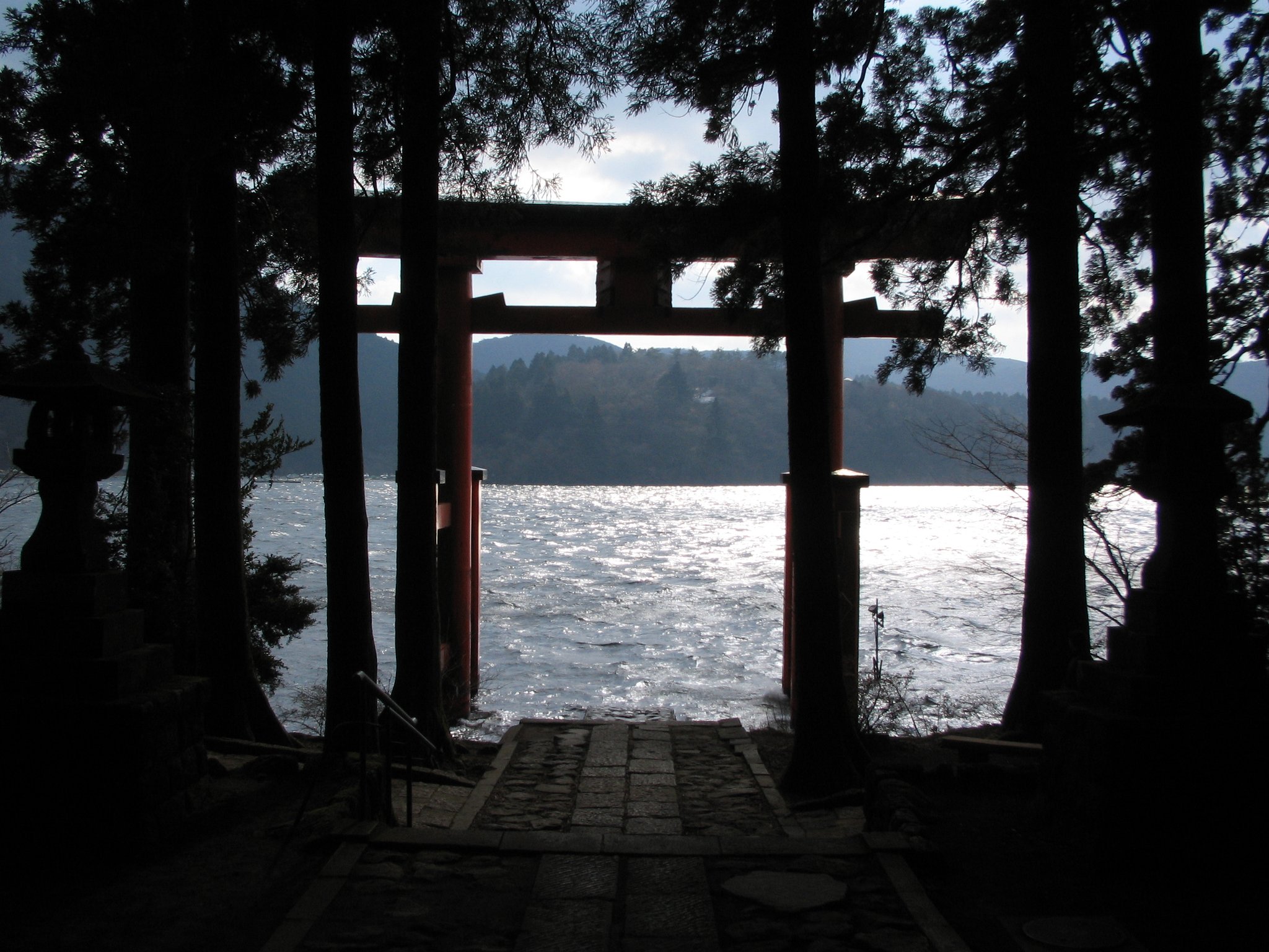 平和の鳥居