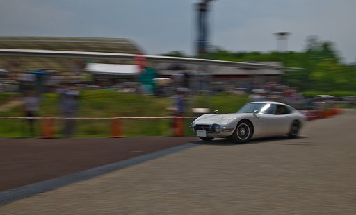 ボンド・カー健在