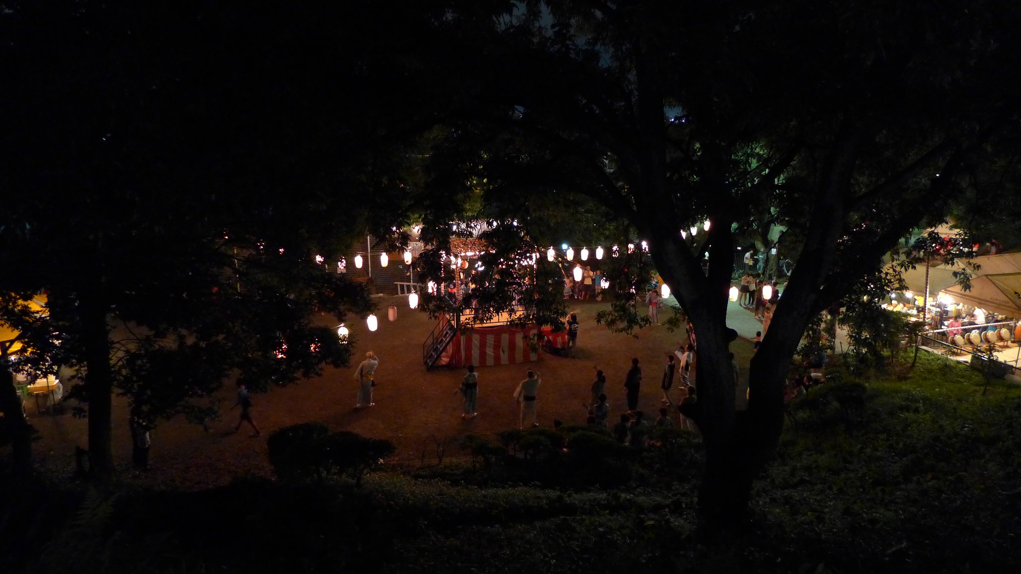 公園の夏祭り