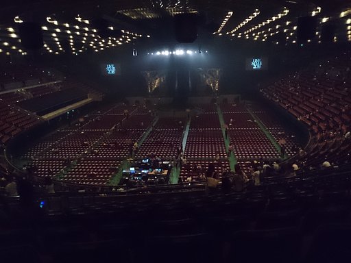 大阪城ホール内　開演前