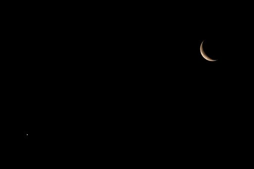 月、金星並ぶ