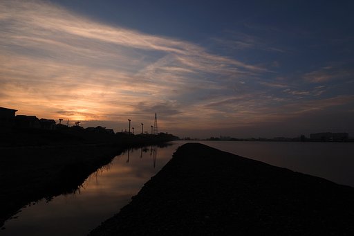雲輝く